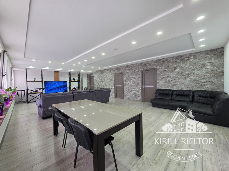 Продается дом с бассейном и сауной в городке "Золотые Ключи"