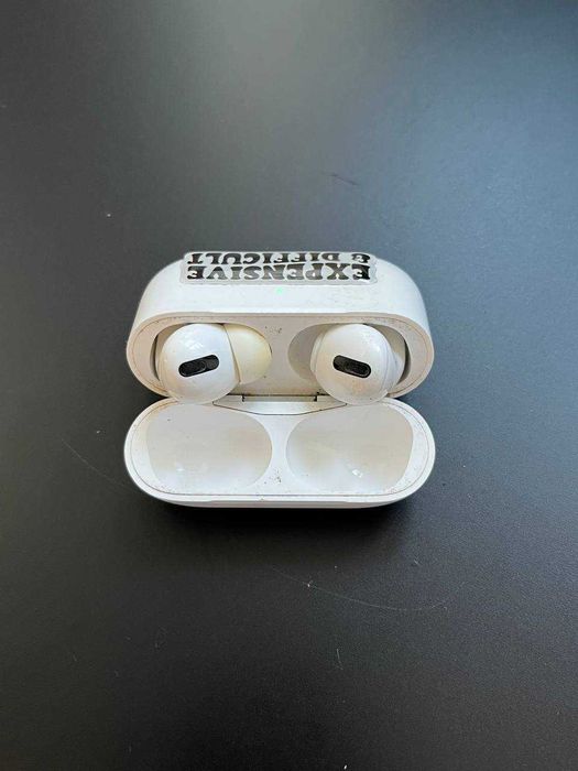 Apple AirPods Pro (1.ª Geração) — em bom estado