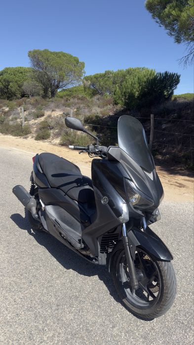 YAMAHA Xmax  125