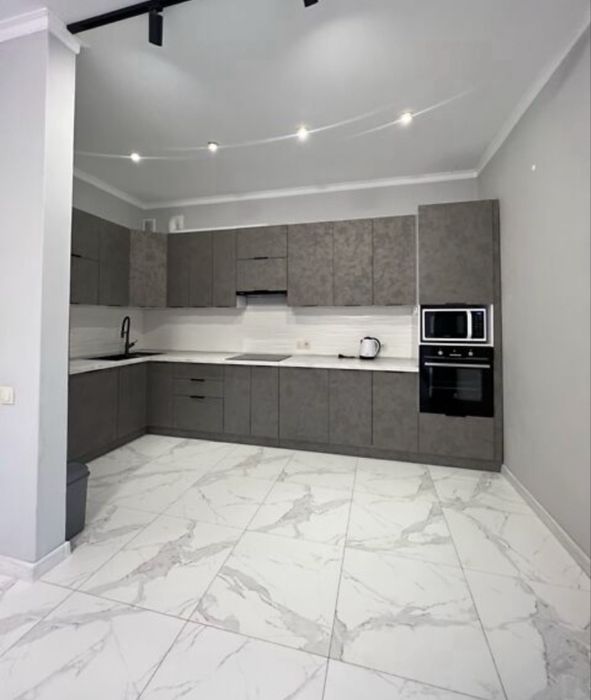 Продається одноповерховий дуплекс.