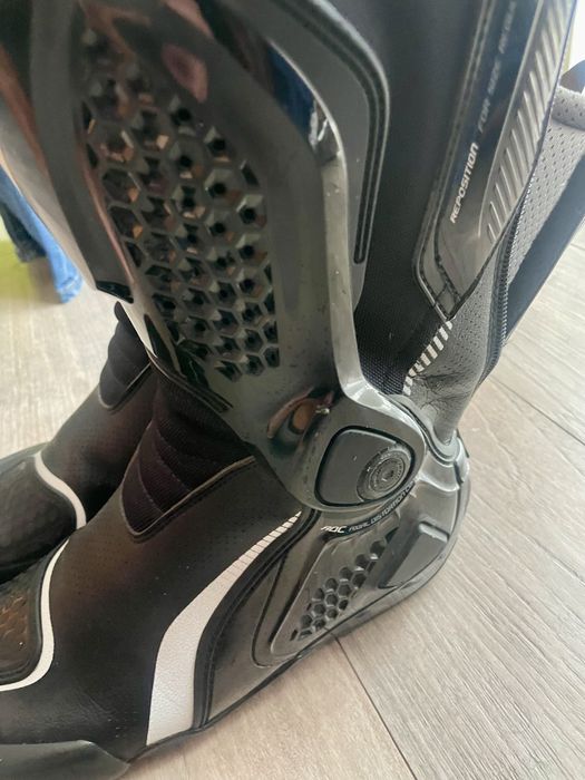 Мотоботи DAINESE 40р