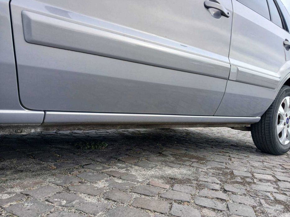 Автомобіль Ford Fusion 2011