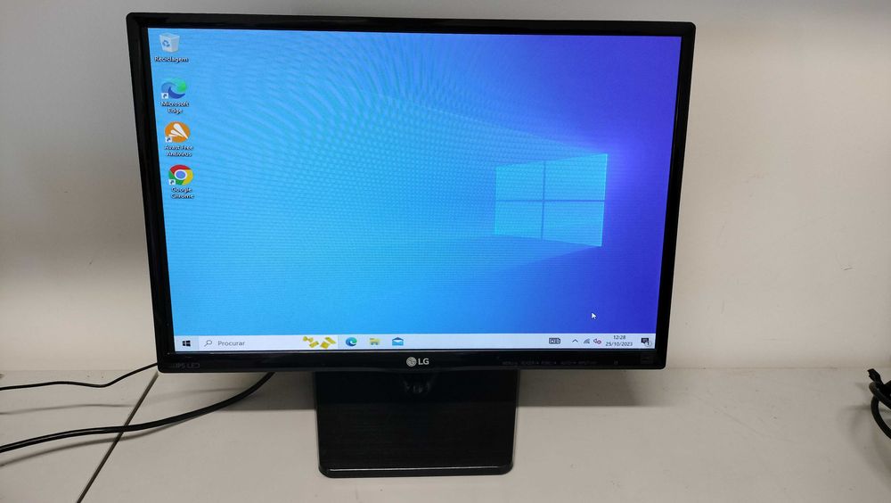 Monitor LG 20" excelente estado Santa Cruz • OLX Portugal