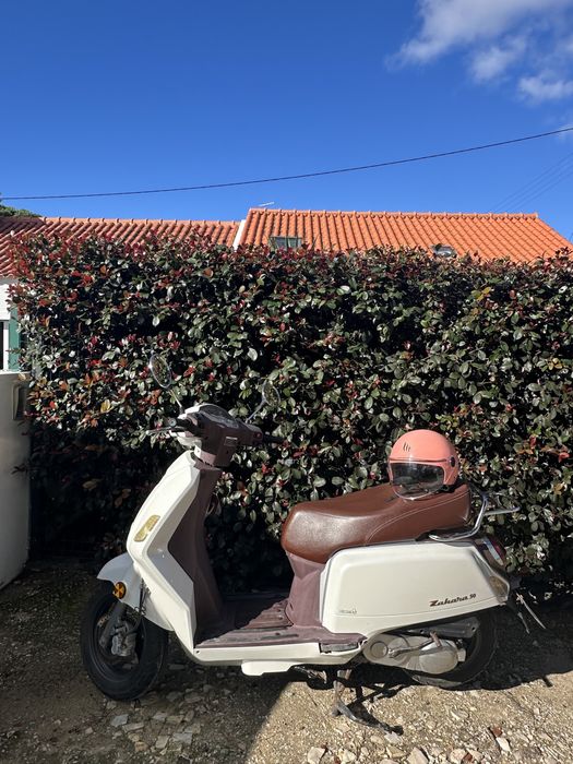 Zahara scootor com muito boa estado