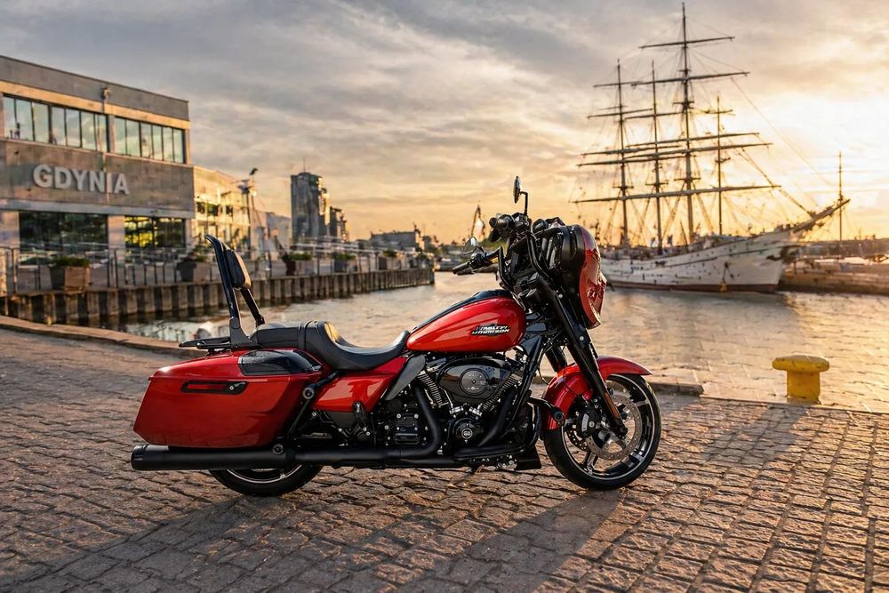 Harley-Davidson Touring Street Glide Harley-Davidson Touring Street Glide FLHX 117 – 2024