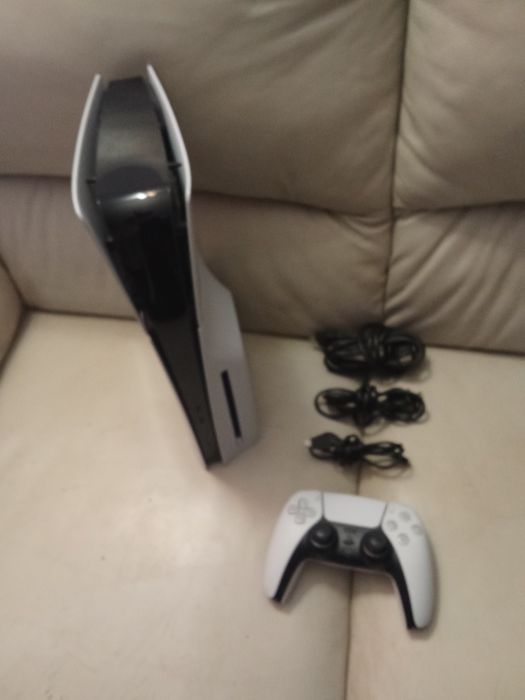 Konsola PS 5 Slim 1TB z Napędem JAK NOWA