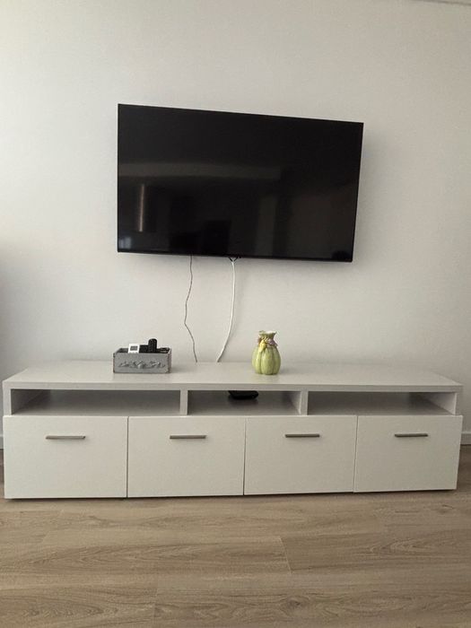 Vendo móvel TV de 2 metros