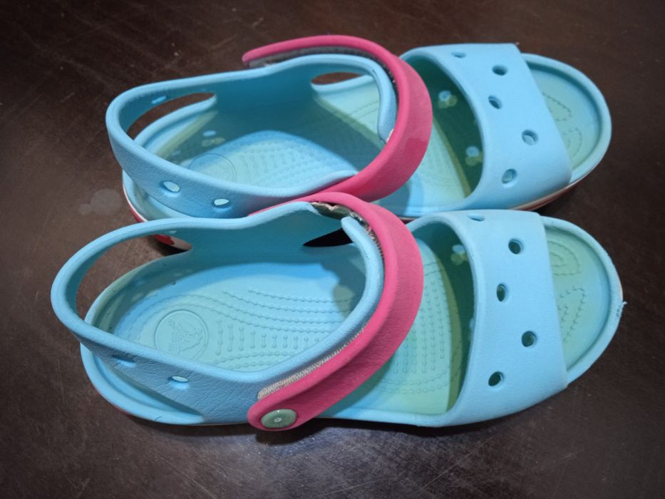 Босоніжки Crocs j2