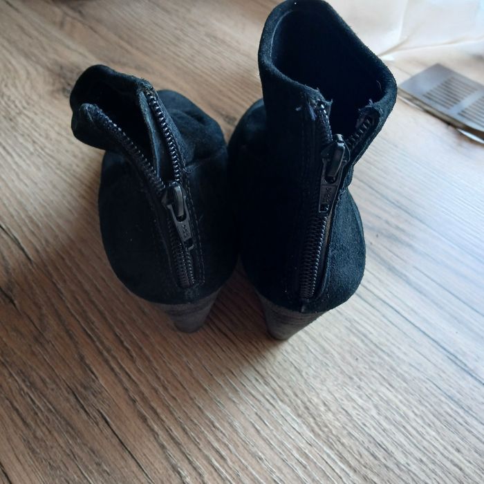 Черевички замшеві чорні.