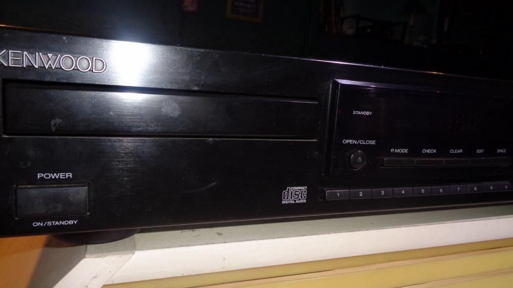 Odtwarzacz CD Kenwood DP-1080