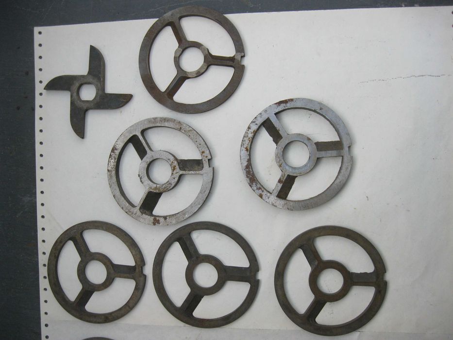 Продам сетку нож промышленной мясорубки