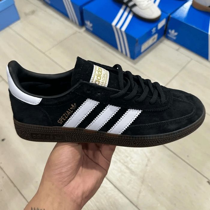 Adidas speziel