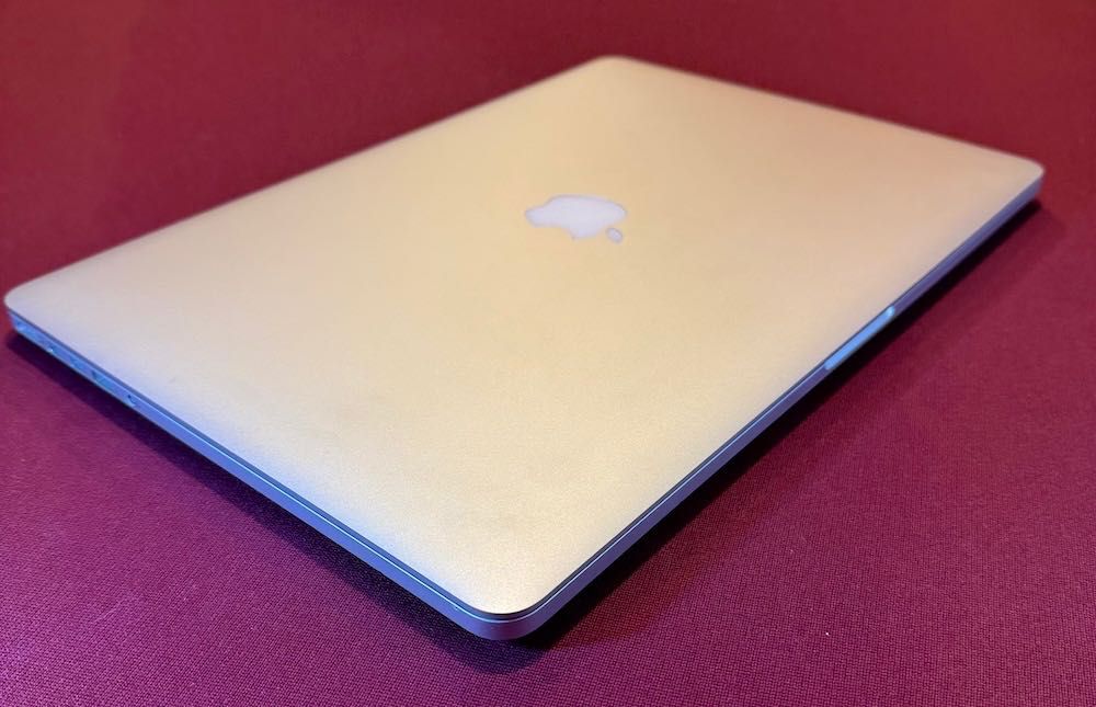 MacBook Pro ( Retina , 15 -inch , Mid 2015 )