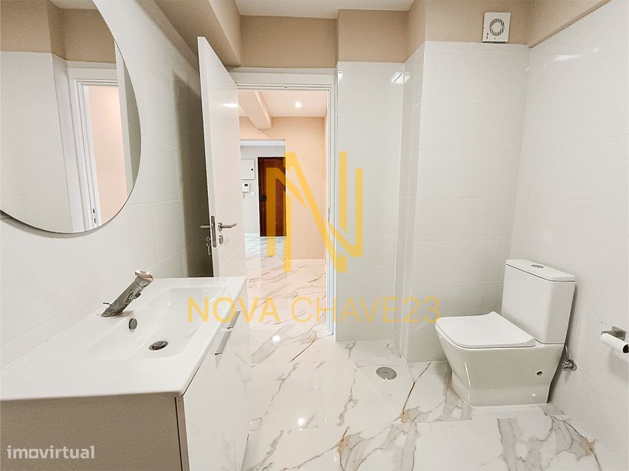 Apartamento T2 Totalmente Remodelado na Rinchoa – 91 m² | 6.º Andar