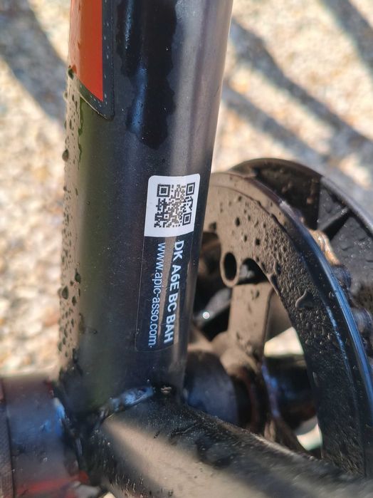 Bicicleta criança b twin com capacete BBB