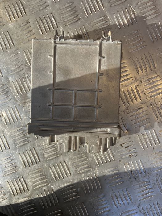 Блок управління двигуном NISSAN TERRANO 2,7номер 0281001550