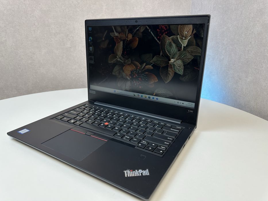 Lenovo ThinkPad FHD IPS E490 Intel i5 8265u Ram 8gb ssd 256 gb