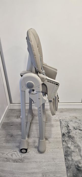 Cadeira alta de bebé Kinderkraft Yummy – Reclinável e com tabuleiro