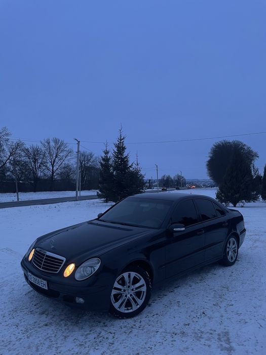 Продам статусний автомобіль Mercedec-Benz W211