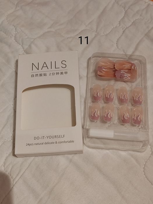 Nowe tipsy 11 zestaw sztuczne paznokcie naklejki klej akcesoria mani