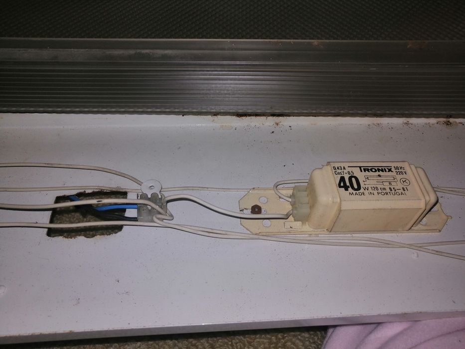 Armação para Lâmpadas fluorescentes