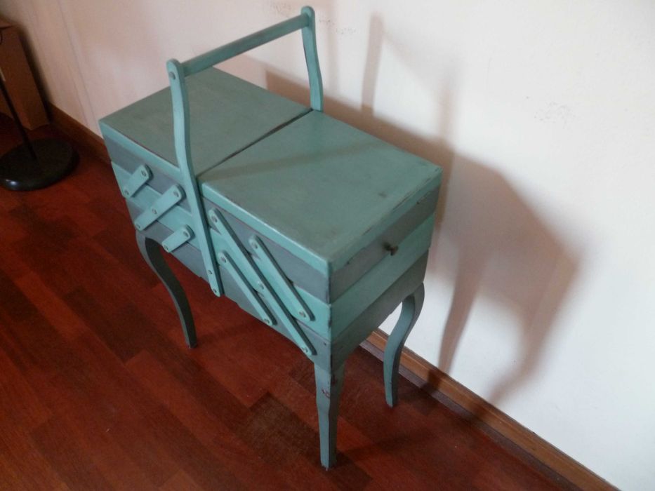 Movel de arrumaçao de costureira vintage