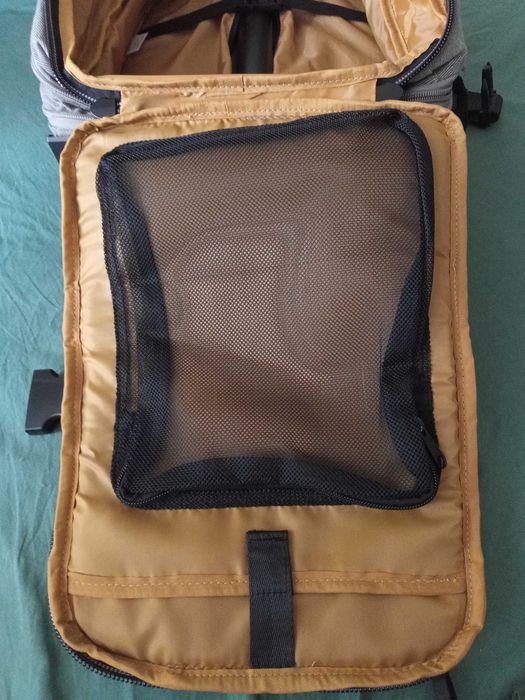 Mochila nova com rodas para viagens