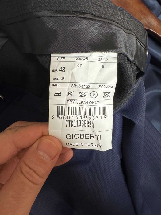 Чоловічий костюм GIOBERTI (б/у) у відмінному стані