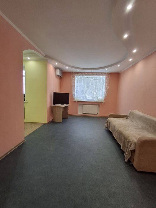 Продам квартиру в престижном районе . .