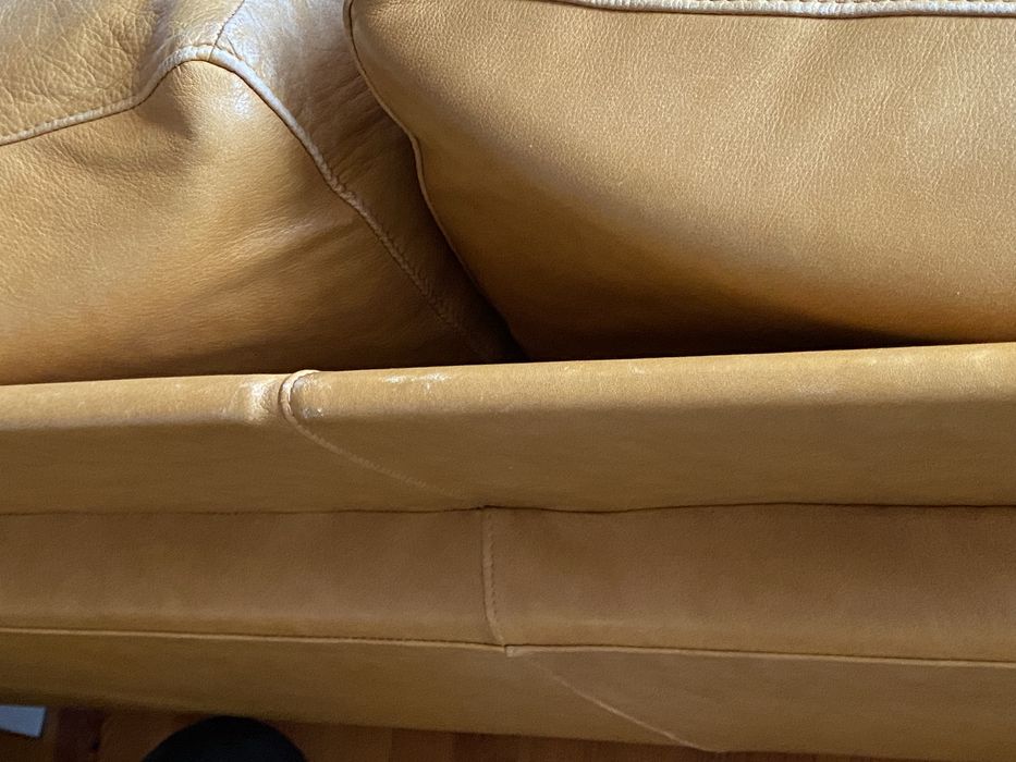 Sofa Perobell em pele de bufalo 3 lugares