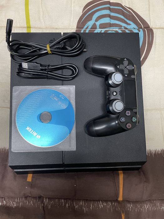 Vendo ps4 desbloqueada 9.00