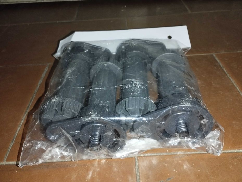 Conjunto 4 pés para móveis