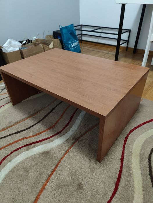 Mesa de centro de sala (cerejeira)