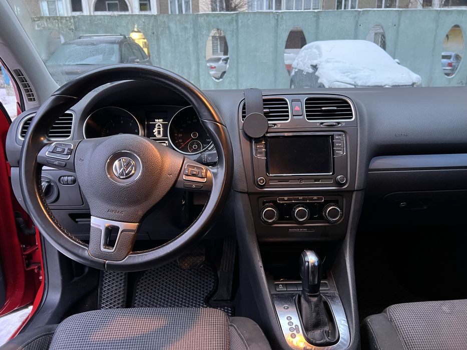 Продам Volkswagen Golf 2012
