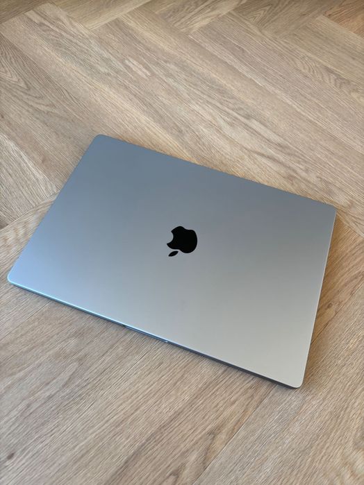 Idealny MacBook Pro 16” 16/512 GB M1 Pro SPACE GRAY w idealnym stanie!