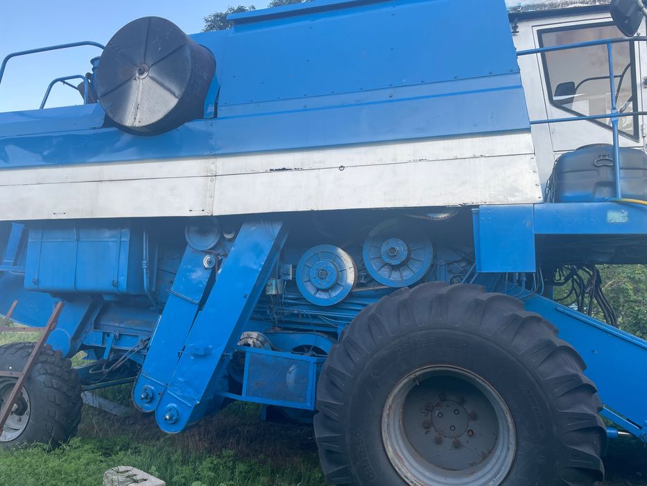 Продам комбайн Bizon