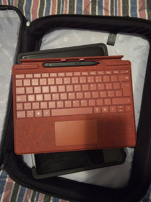 Microsoft surface pro 11  256GB/16GB