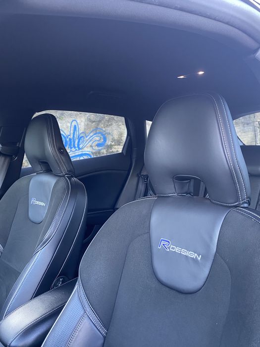 Volvo V40 D2 1.6 R-Design c/ 117 mil kms