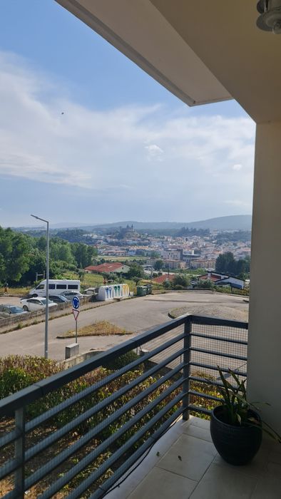 Vende T3 Porto de Mós