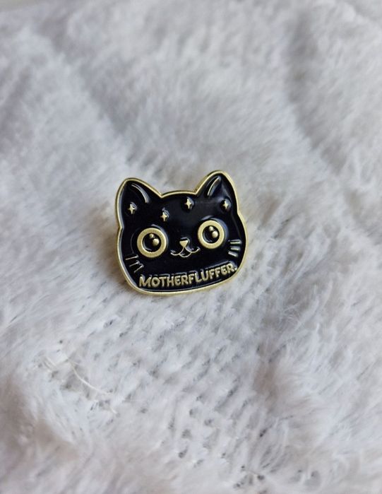 Przypinka pin wpinka pins złota broszka alternative gothic kot witch