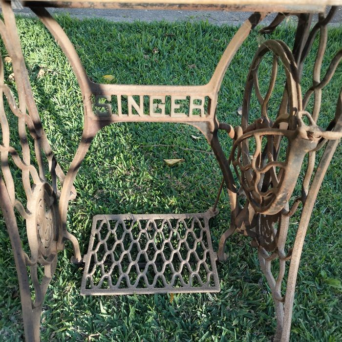 Máquina de costura Singer antiga
