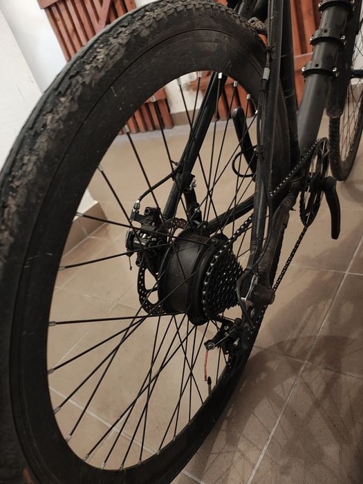 Rower szosowy czarny