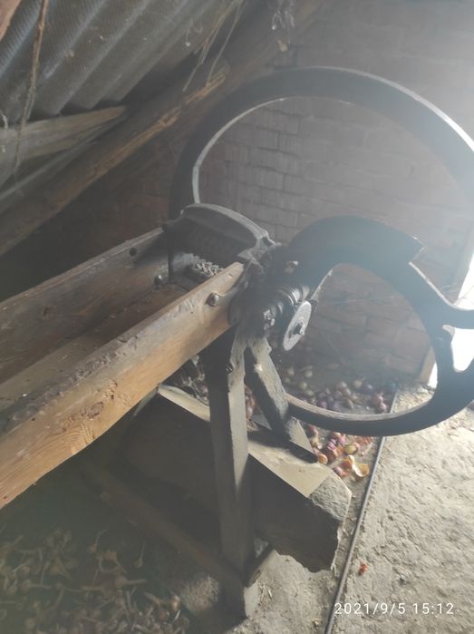 Січкарня ручна продам.