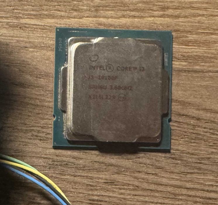 Procesor Intel Core i3-10100F + cooler Intel