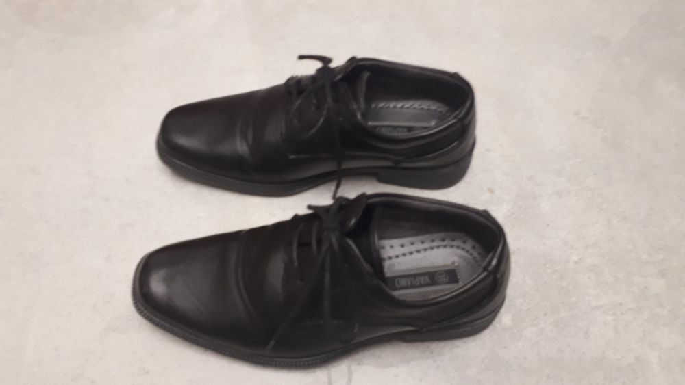 Eleganckie buty chłopięce r. 33