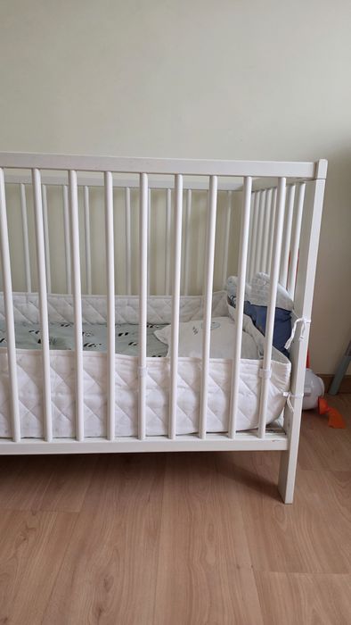 Berço bebé IKEA montagem 5 minutos