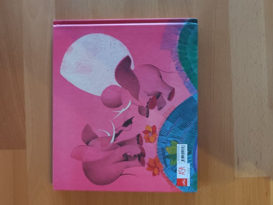 Livro infantil "O Elefante Cor-de-Rosa" de Luísa Dacosta