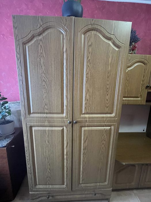 Стінка у вітальню, стенка в гостинную