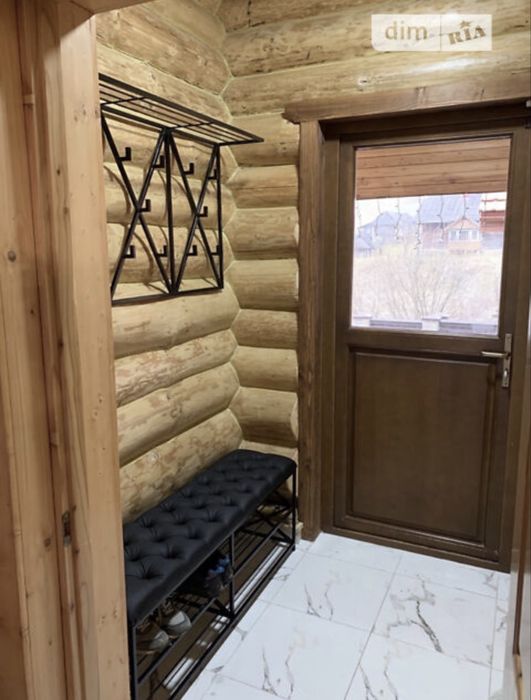 Продаж  дизайнерського будинку в Карпатах з великою ділянкою