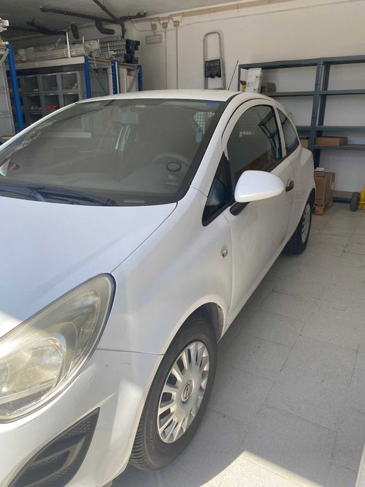 Opel Corsa Comercial 2011